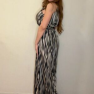 NWOT🌹Elegant Black and White Pantleg Striped Maxi Dress